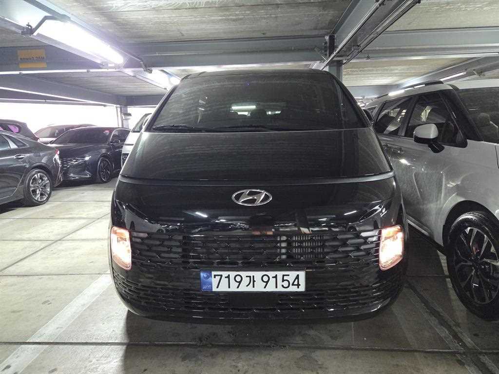 HYUNDAI Staria - Vista 2