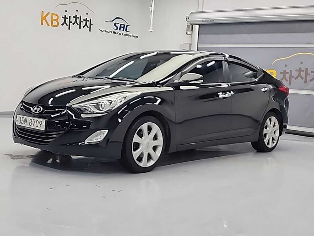 HYUNDAI Avante - Vista 2