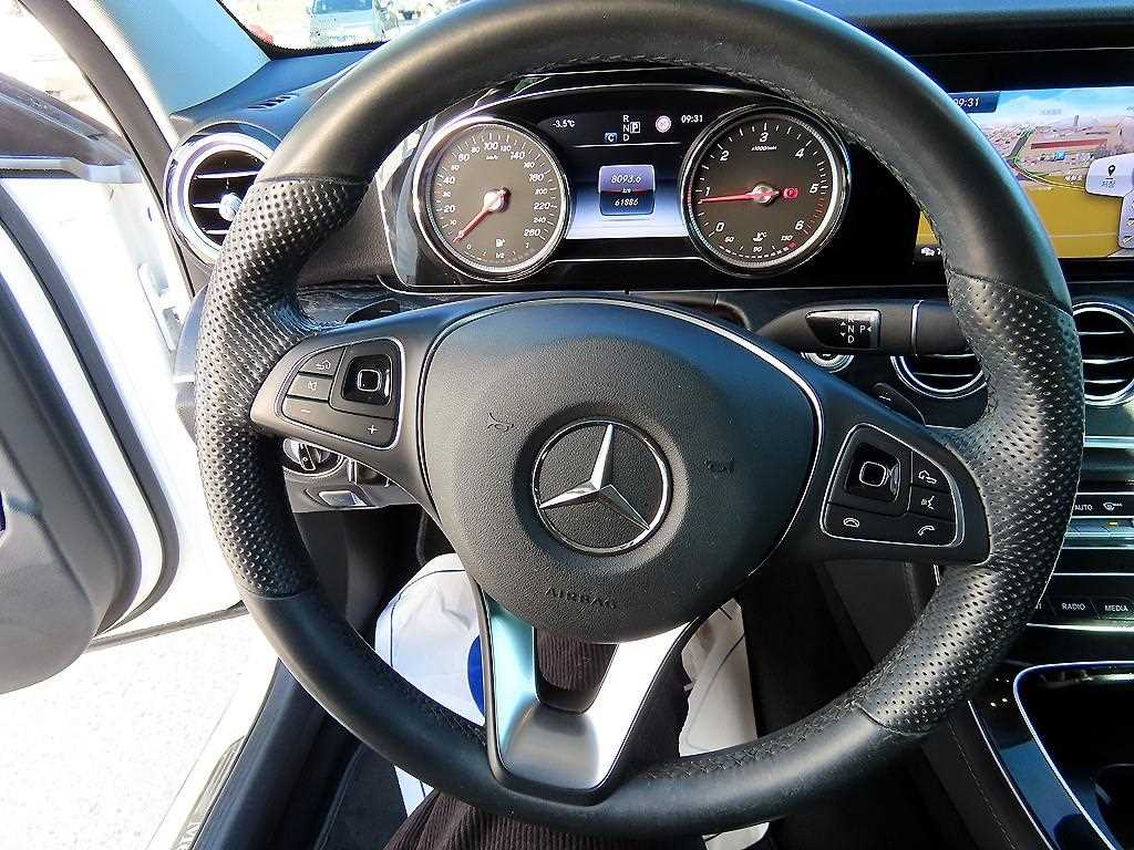 Mercedes Benz E class - Vista 8