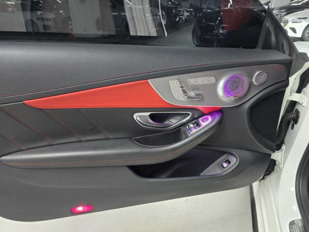 Mercedes Benz C Class - Vista 9