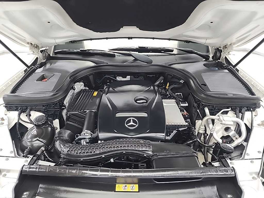 Mercedes Benz GLC Class - Vista 5