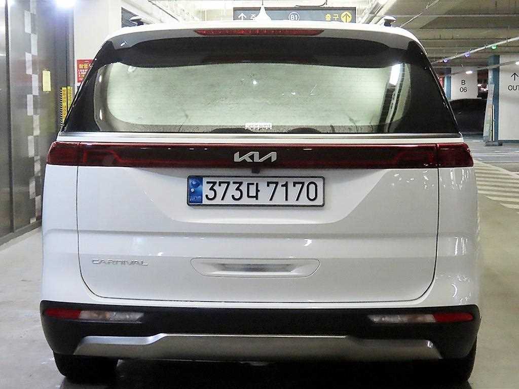 KIA Carnival - Vista 5