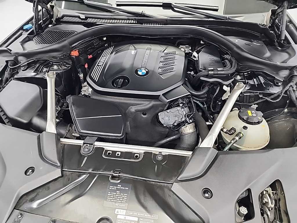 BMW 5 Series - Vista 5