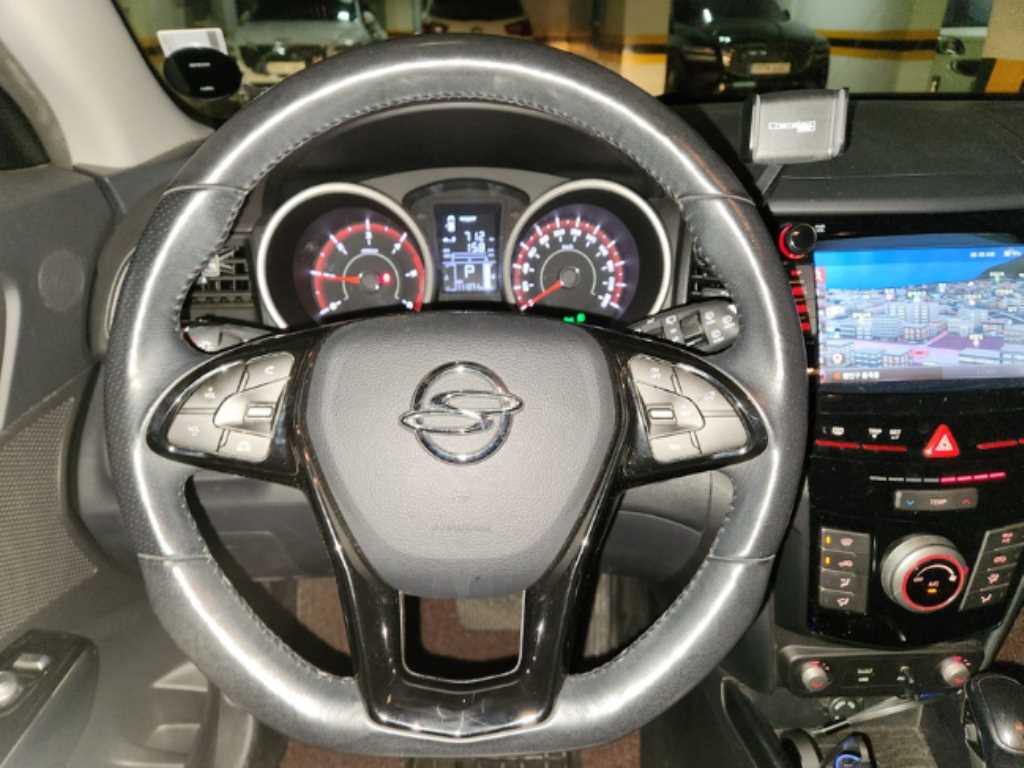 Ssangyong Tivoli - Vista 11