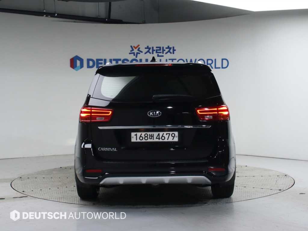 KIA Carnival - Vista 4