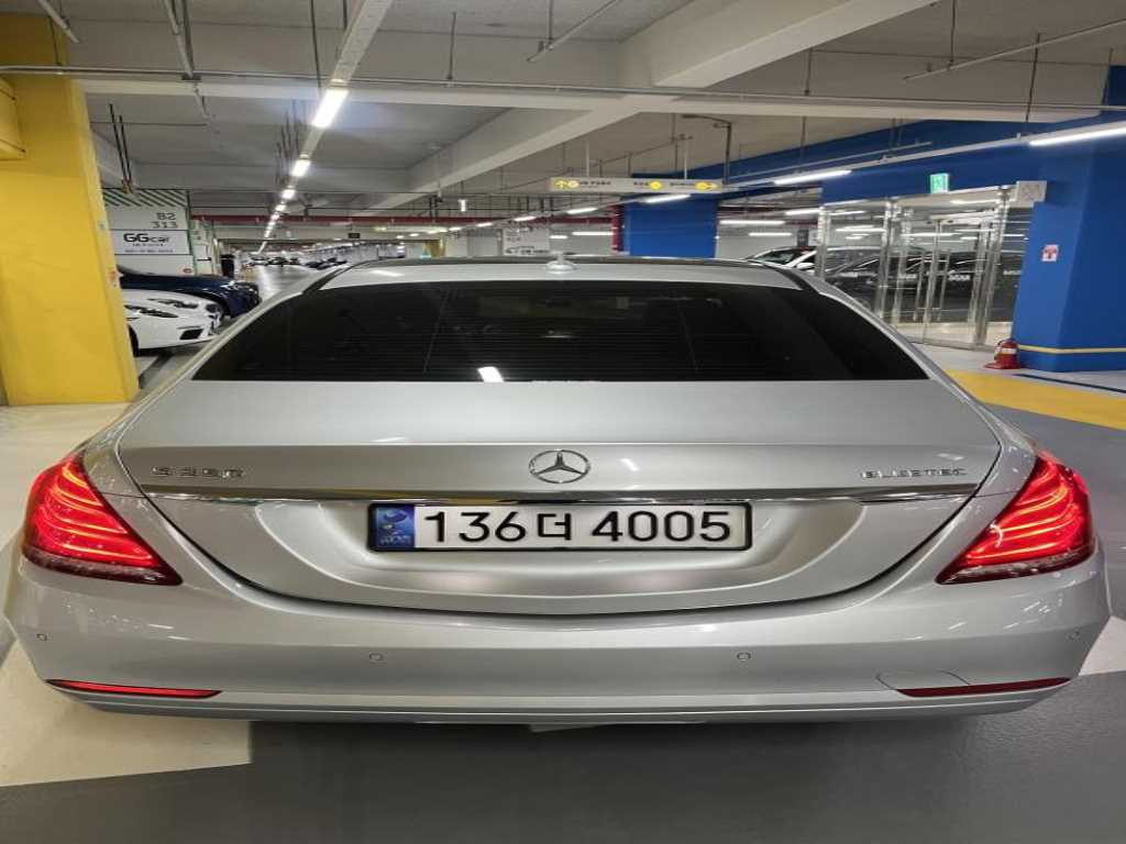 Mercedes Benz S Class - Vista 3