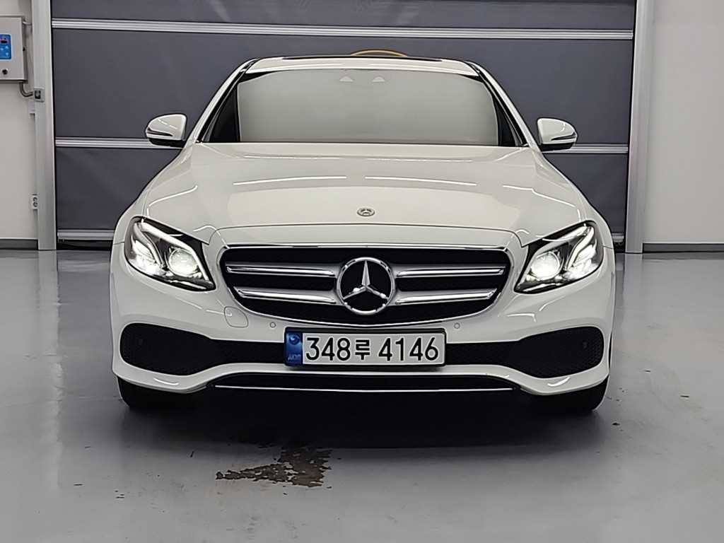 Mercedes Benz E class - Vista 2