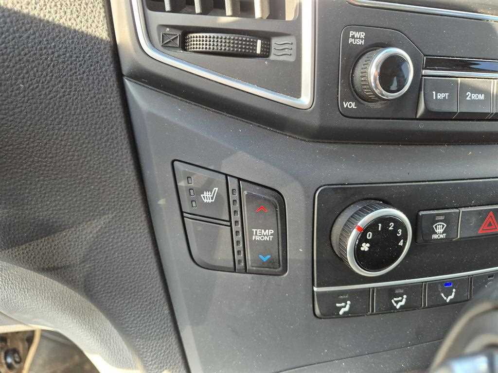 HYUNDAI Starex - Vista 9