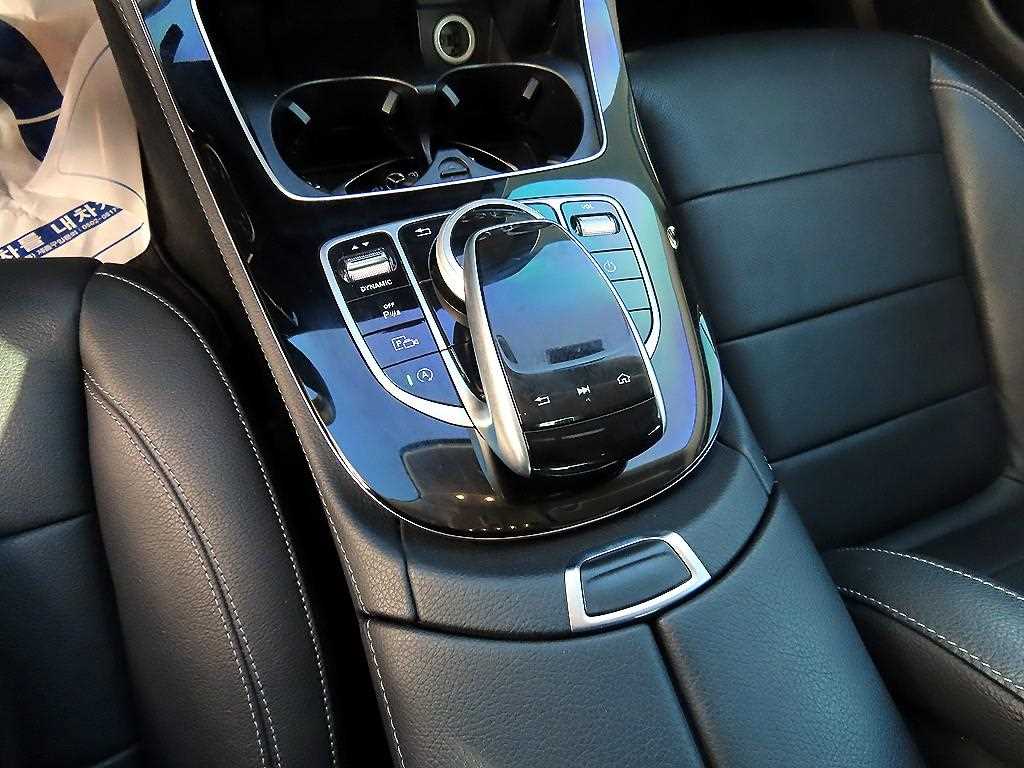 Mercedes Benz E class - Vista 12