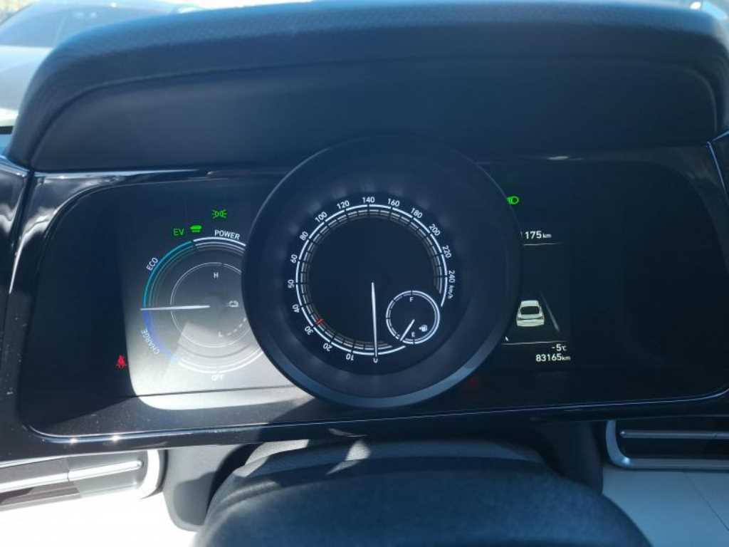 HYUNDAI Avante - Vista 9