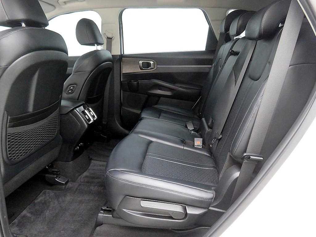 KIA Sorento - Vista 8