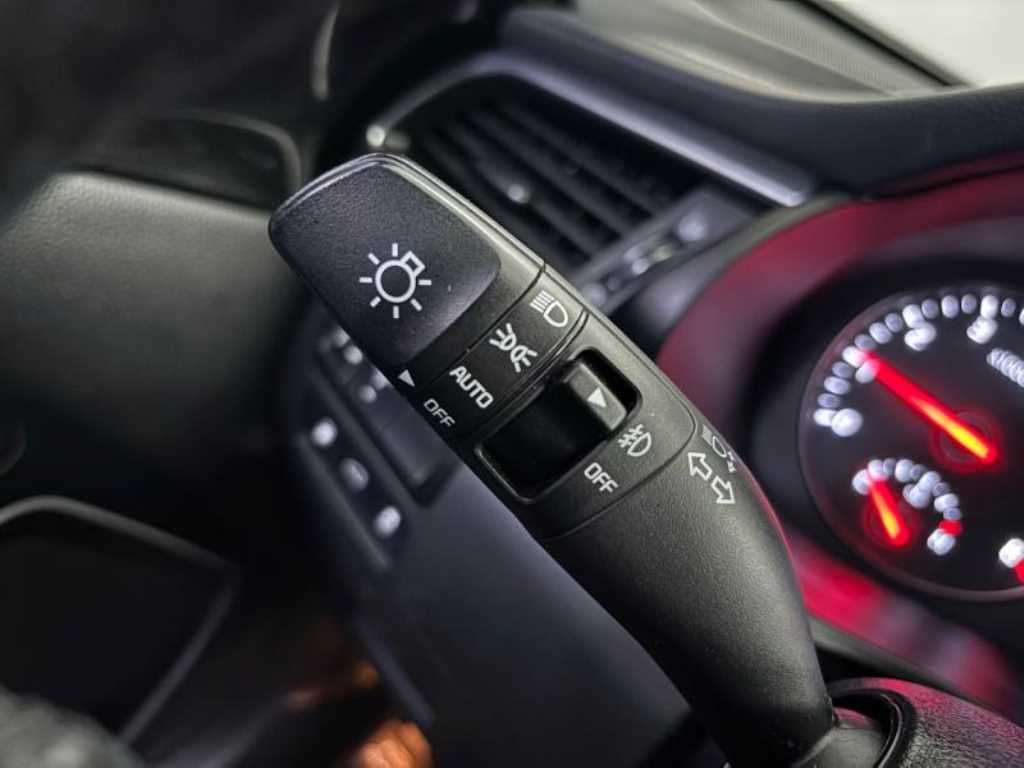 KIA K7 - Vista 10
