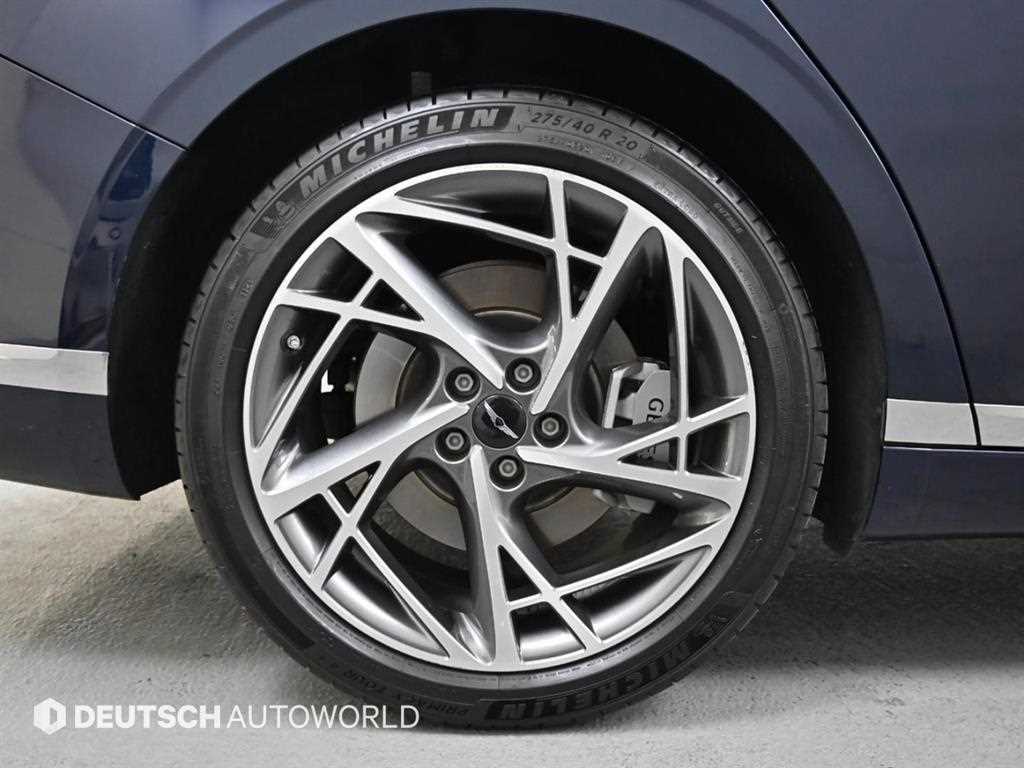 Genesis G90 - Vista 5