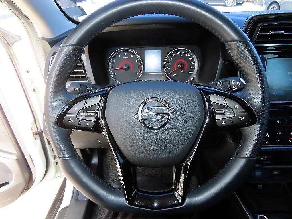 Ssangyong Tivoli - Vista 8