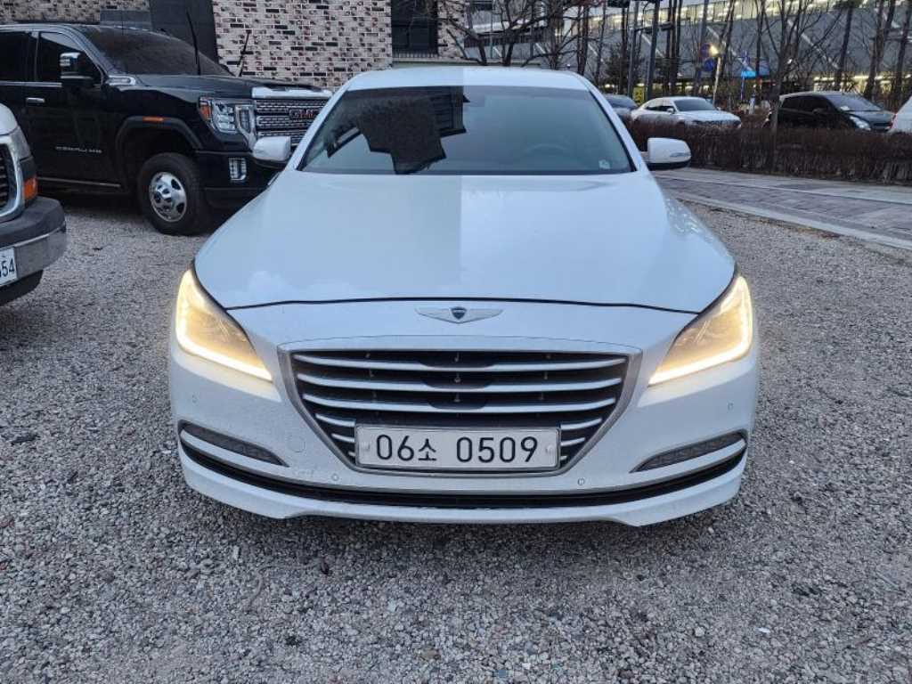 HYUNDAI Genesis - Vista 2