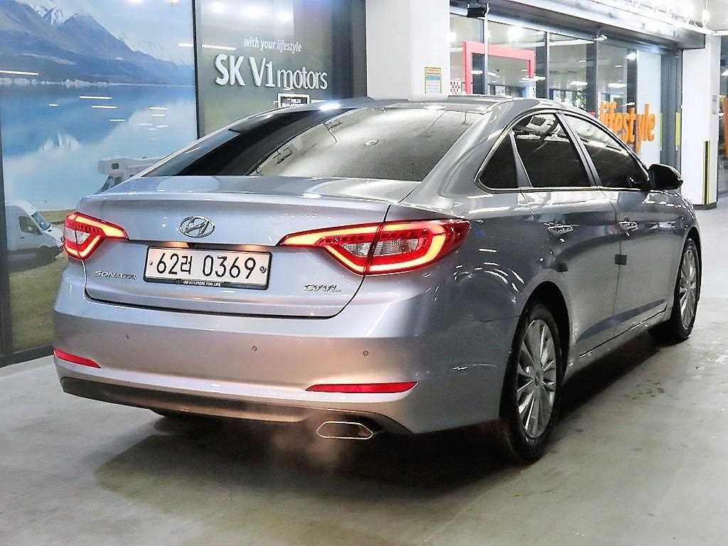 HYUNDAI Sonata - Vista 4