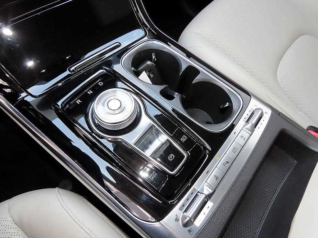 KIA Carnival - Vista 11