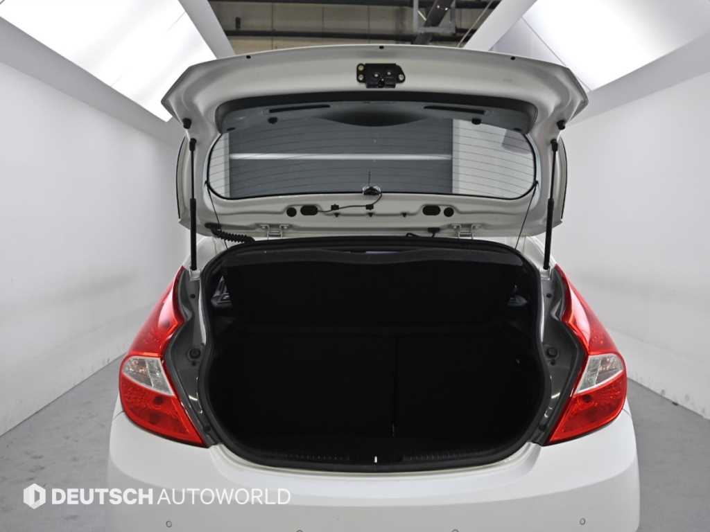 HYUNDAI Accent 2015 Blanco - Importación desde Corea - HF Imports Iquique - Foto 20