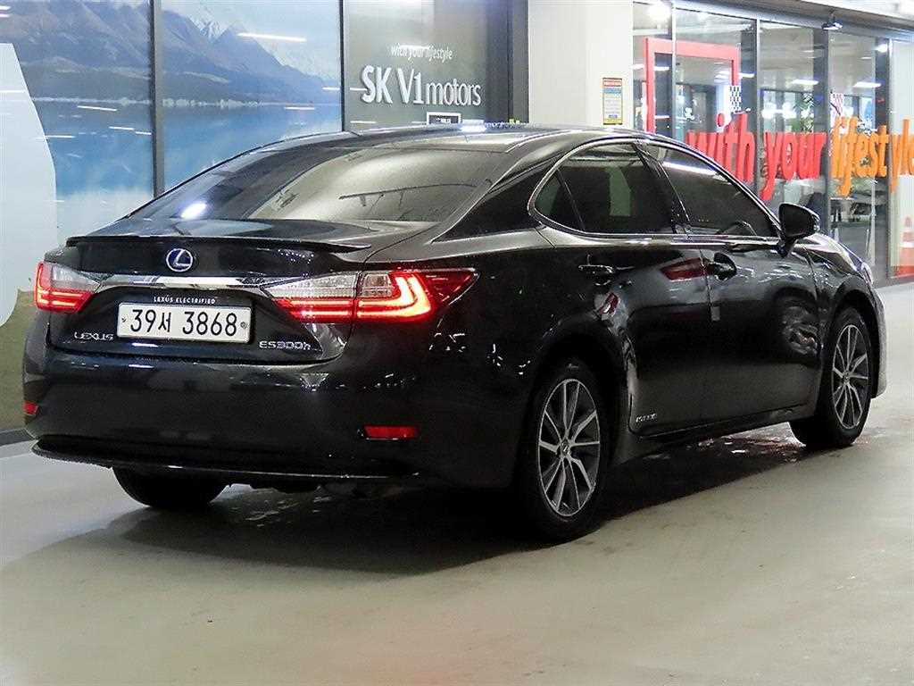 Lexus ES - Vista 4