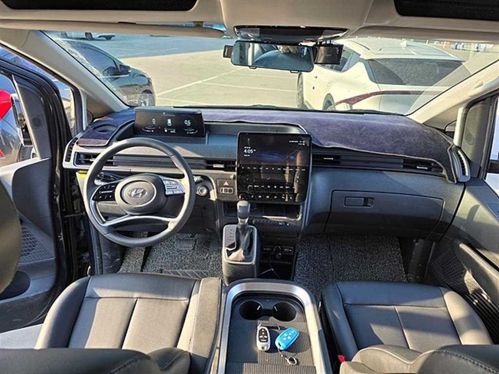 HYUNDAI Staria - Vista 9