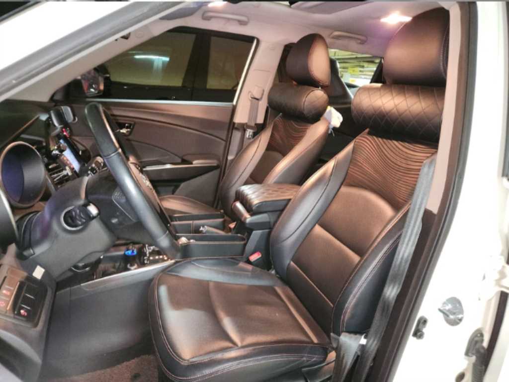 Ssangyong Tivoli - Vista 8