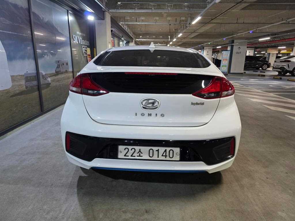 HYUNDAI Ioniq - Vista 5
