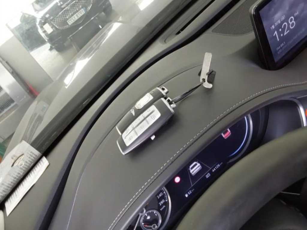 Genesis G80 - Vista 10