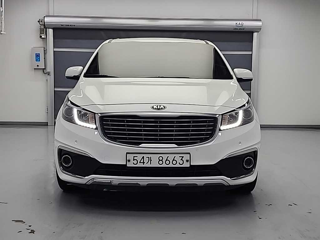 KIA Carnival - Vista 2
