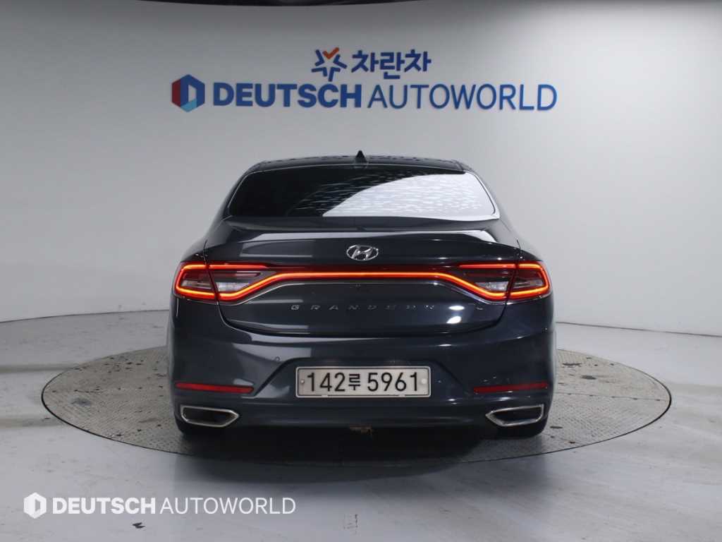 HYUNDAI Grandeur - Vista 3