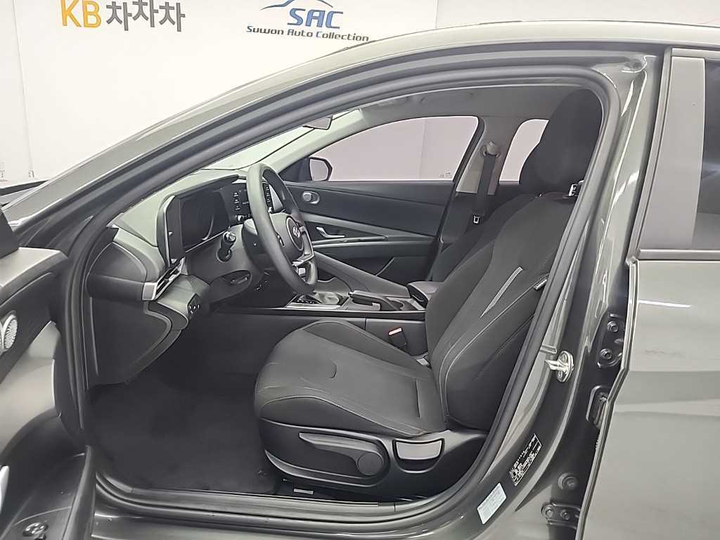 HYUNDAI Avante - Vista 11