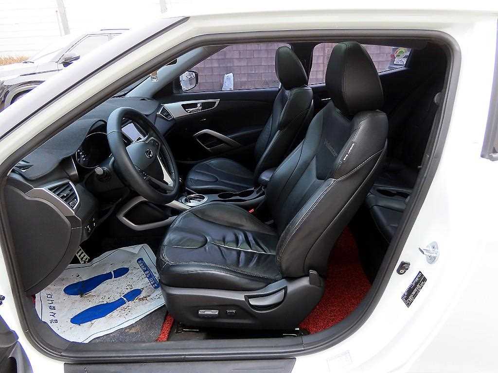 HYUNDAI Veloster - Vista 5