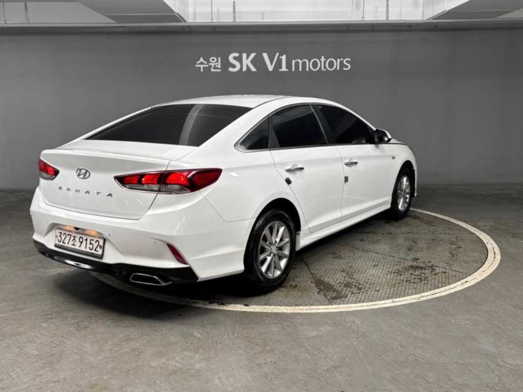 HYUNDAI Sonata - Vista 4