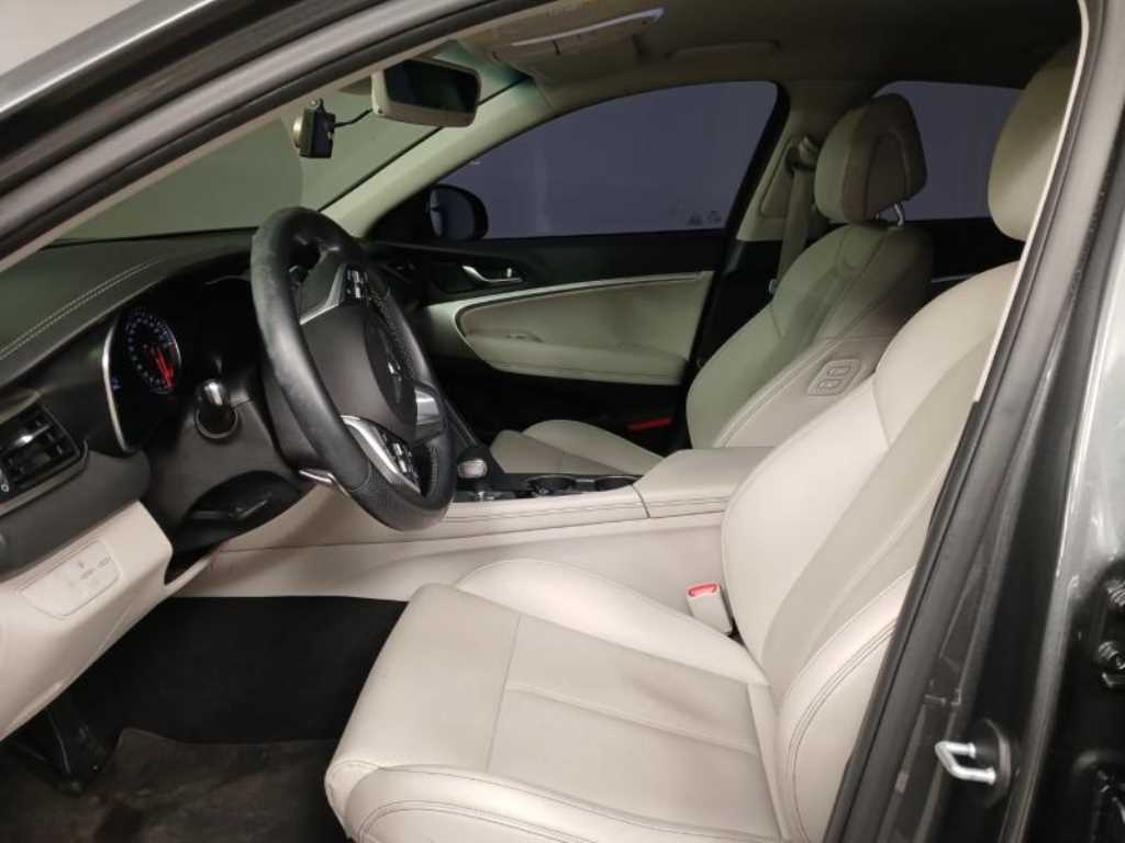 Genesis G70 - Vista 7