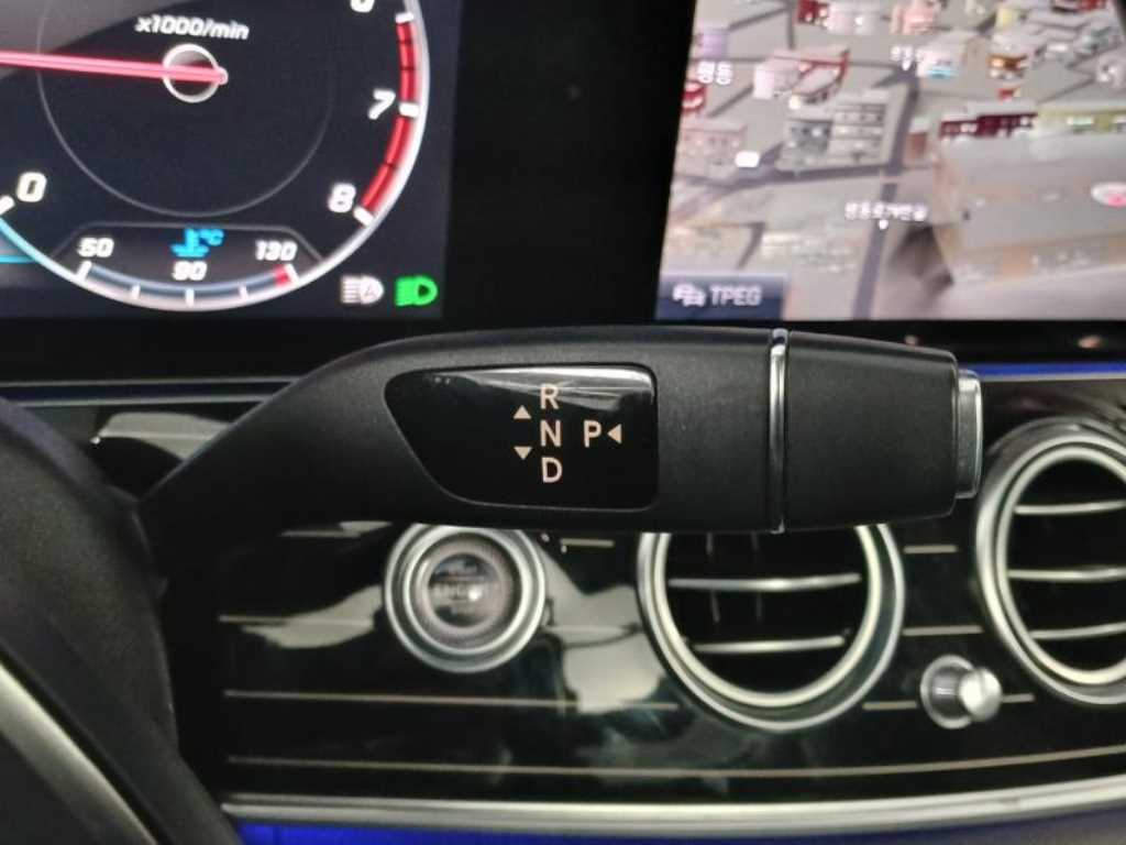 Mercedes Benz E class - Vista 10