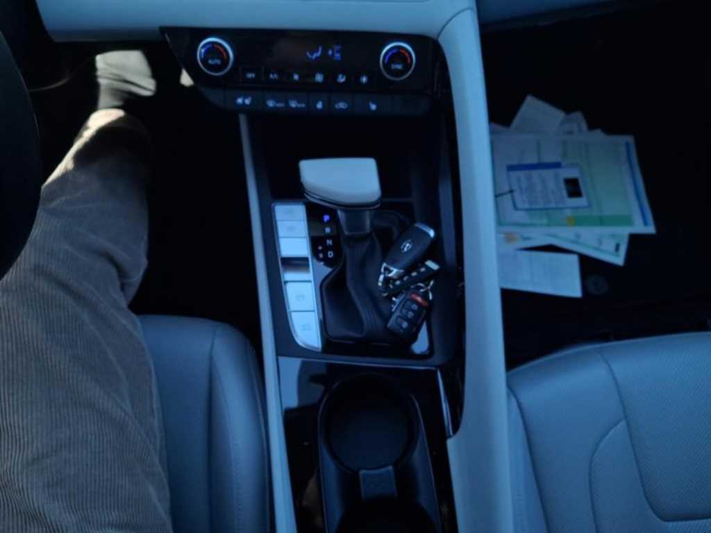 HYUNDAI Avante - Vista 12