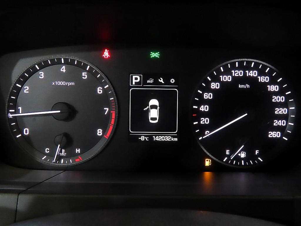 HYUNDAI Sonata - Vista 9