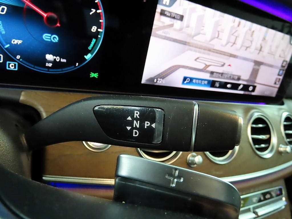 Mercedes Benz E class - Vista 10