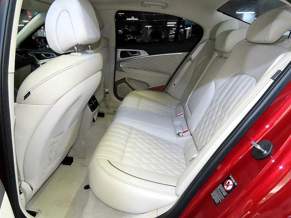 Genesis G70 - Vista 7