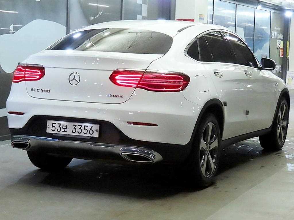 Mercedes Benz GLC Class - Vista 4