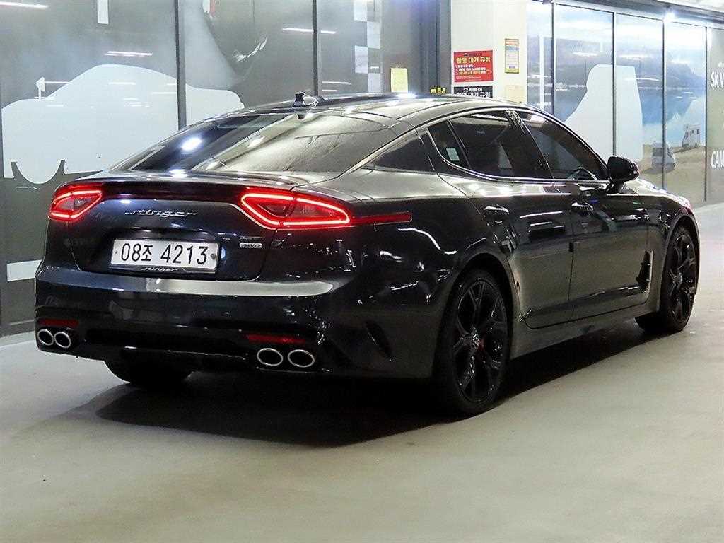 KIA Stinger - Vista 4