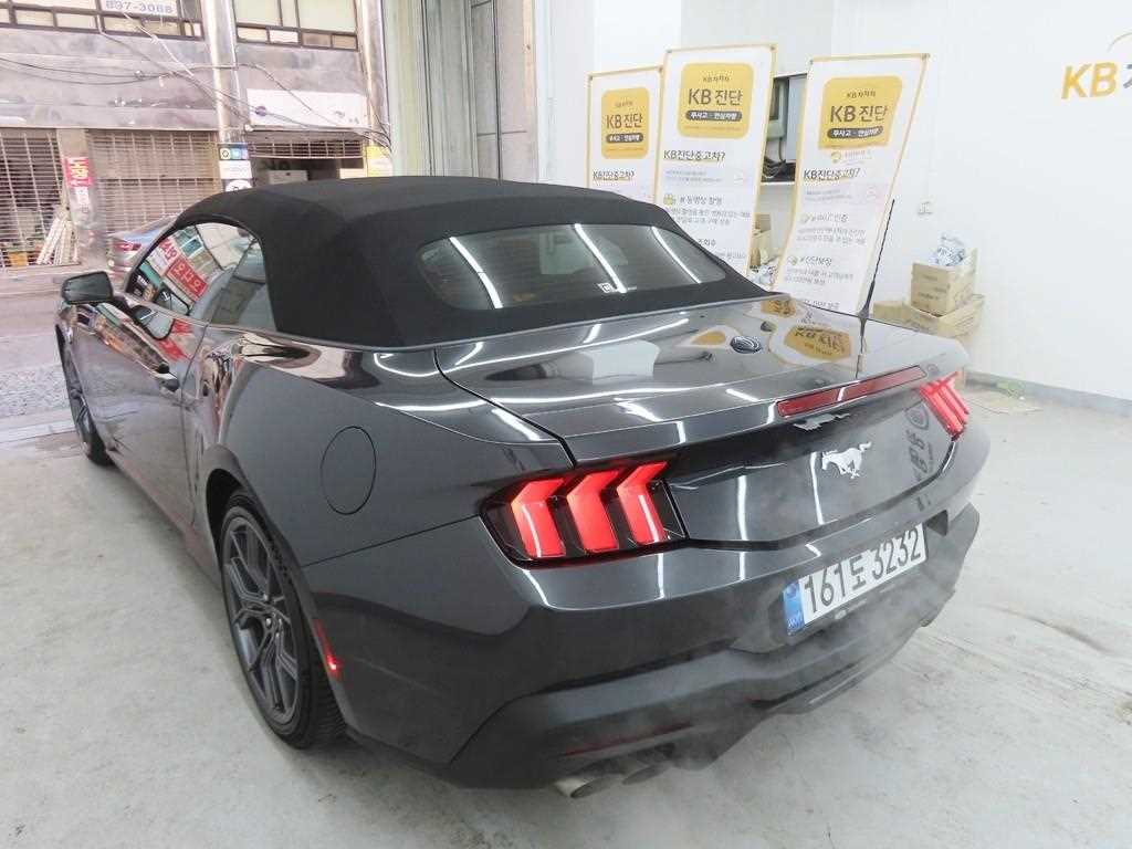 Ford Mustang - Vista 3