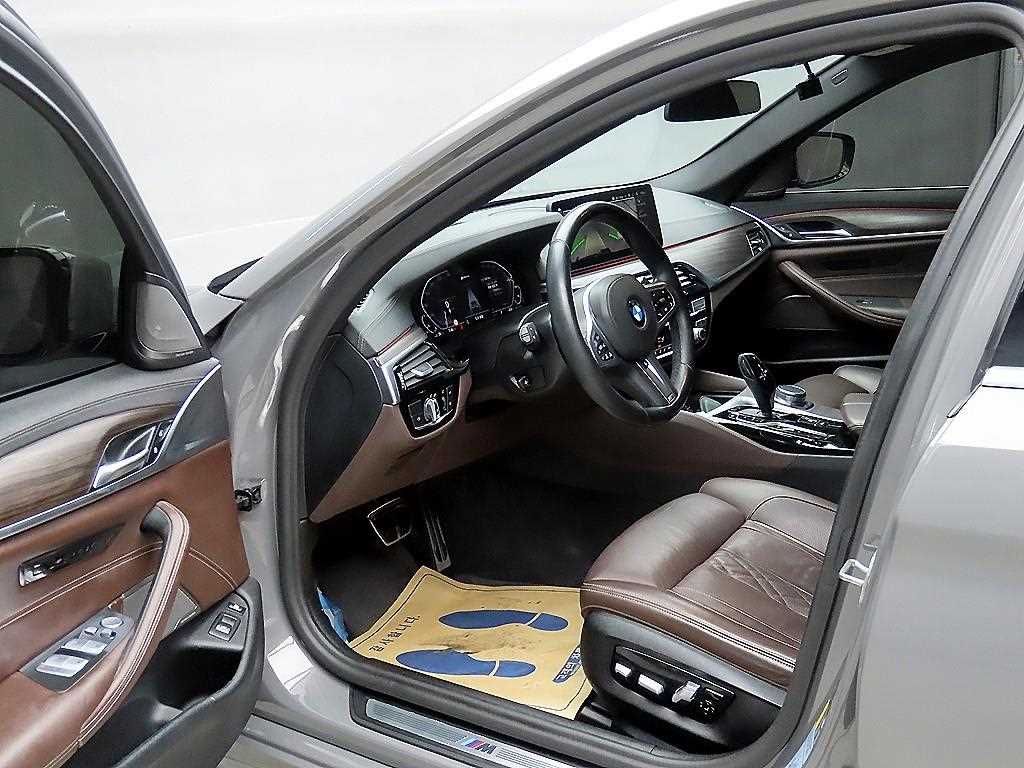 BMW 5 Series - Vista 5