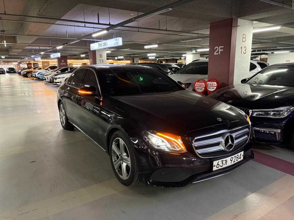 Mercedes Benz E class - Vista 2