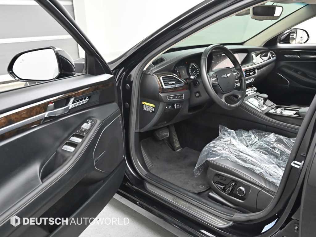 Genesis G90 - Vista 11