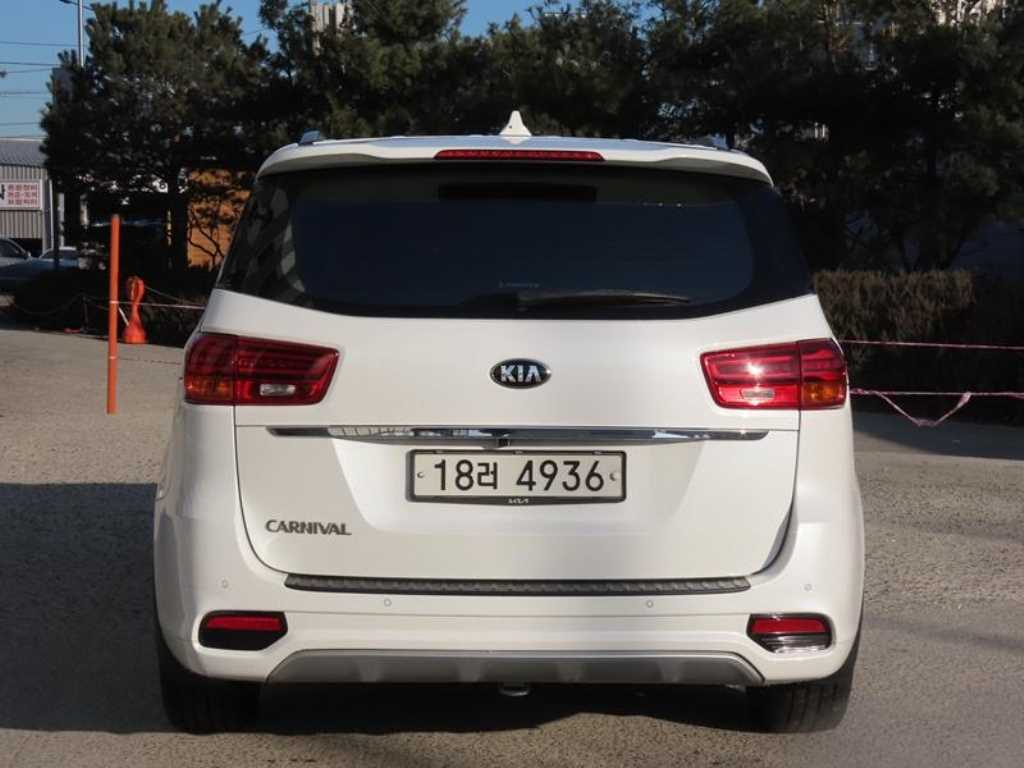 KIA Carnival - Vista 4