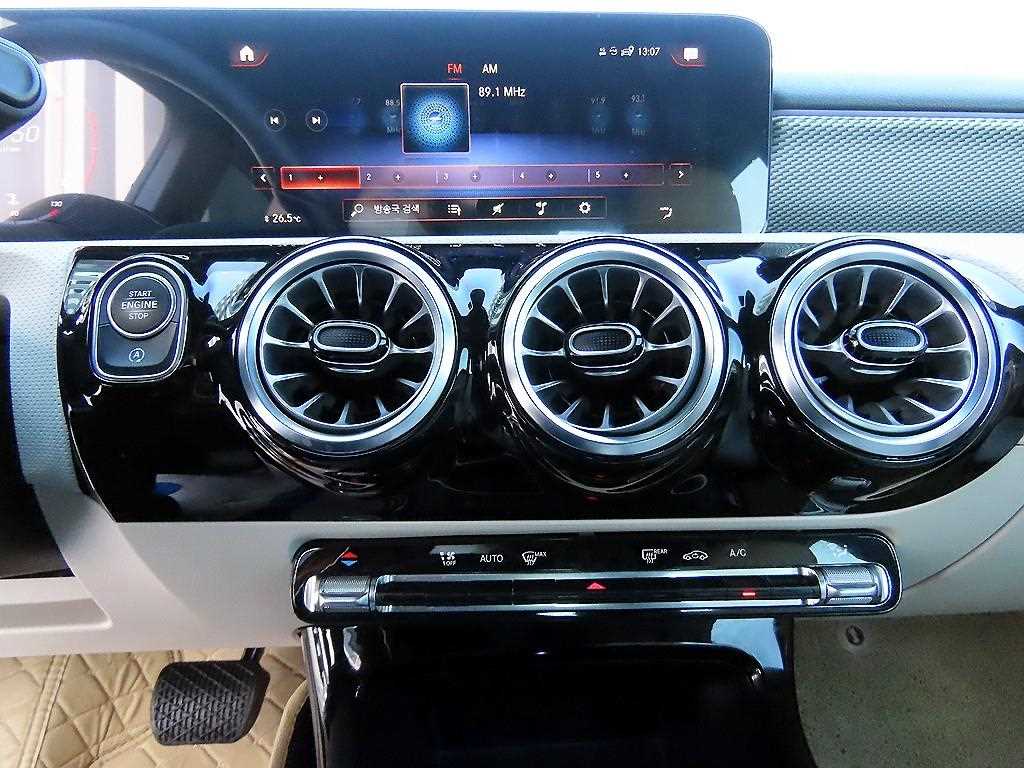 Mercedes Benz A Class 2023 Blanco - Importación desde Corea - HF Imports Iquique - Foto 13