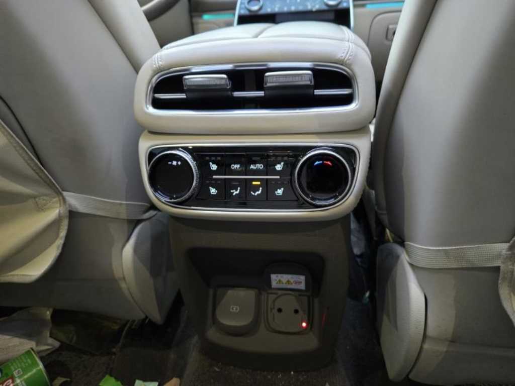 Genesis GV80 - Vista 7