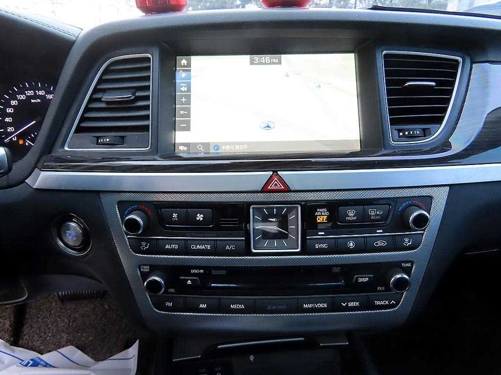 Genesis G80 - Vista 12