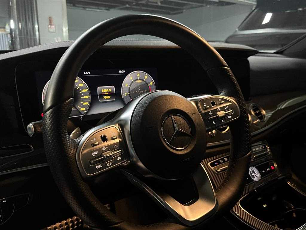 Mercedes Benz E class - Vista 7