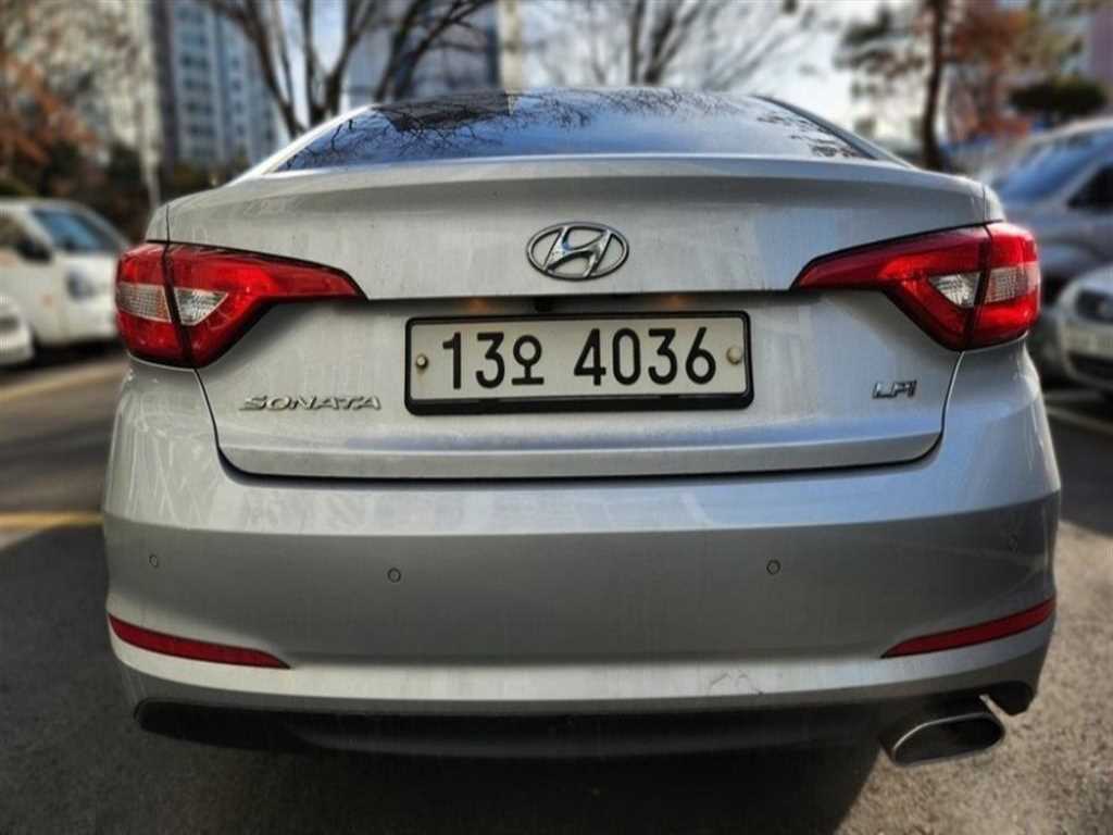 HYUNDAI Sonata - Vista 2